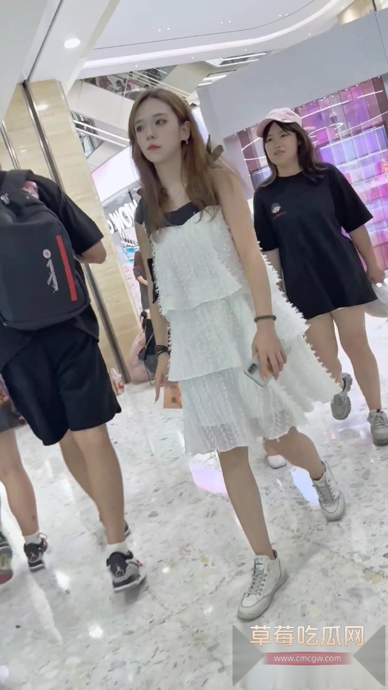 双胞胎学生妹逛街 4 双胞胎学生妹逛街 4