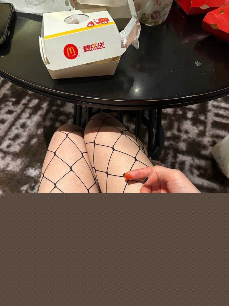 姜舒婷这个新流出的巨乳福利姬 33 姜舒婷这个新流出的巨乳福利姬 33