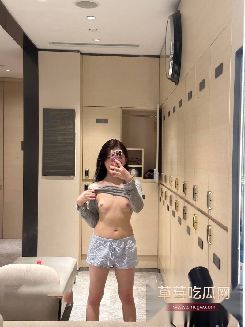 姜舒婷这个新流出的巨乳福利姬 39 姜舒婷这个新流出的巨乳福利姬 39