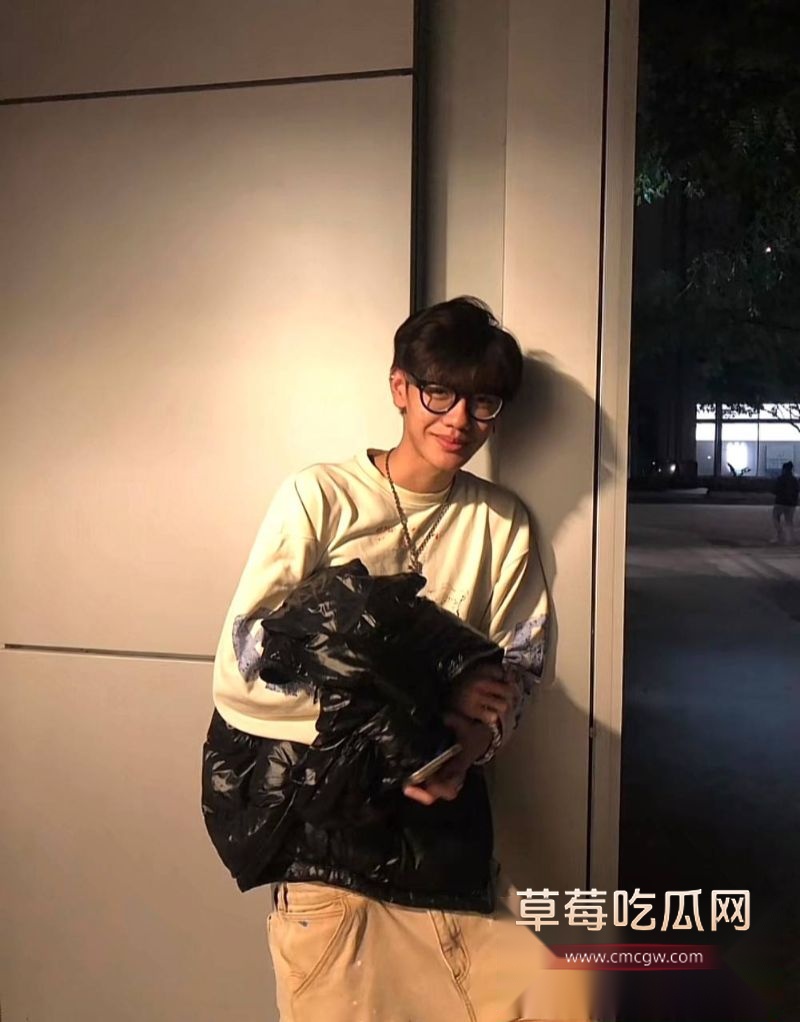 女王殿下私下约女网红夏牡丹13 女王殿下私下约女网红夏牡丹13