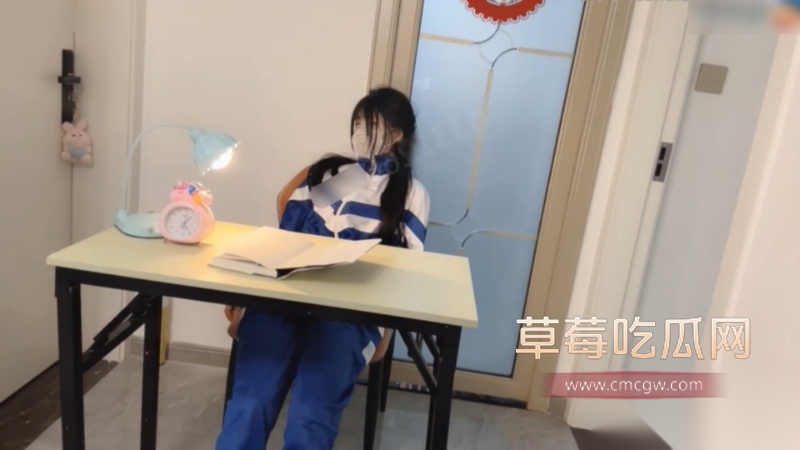 小萝莉课桌捆绑翘臀炮机猛插 2