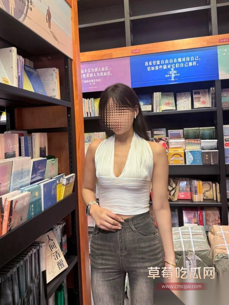 海角社区39岁妈妈和30岁堂姐1