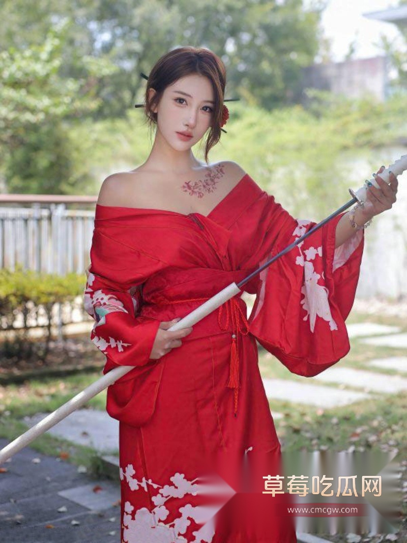 女神金允希此次饰演冷艳女杀手 1
