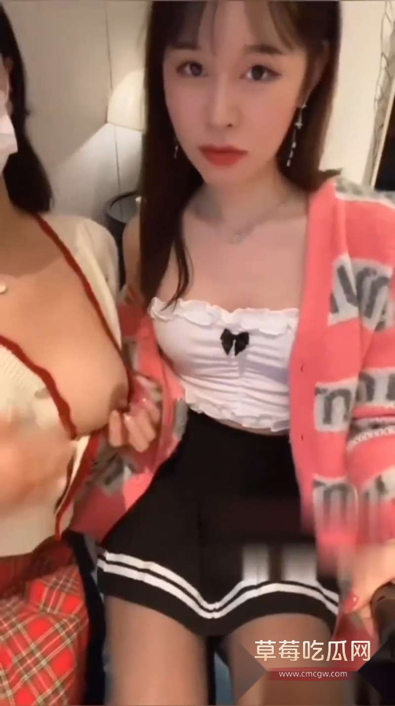 伪娘张思妮跟女闺蜜去按摩店 6 伪娘张思妮跟女闺蜜去按摩店 6