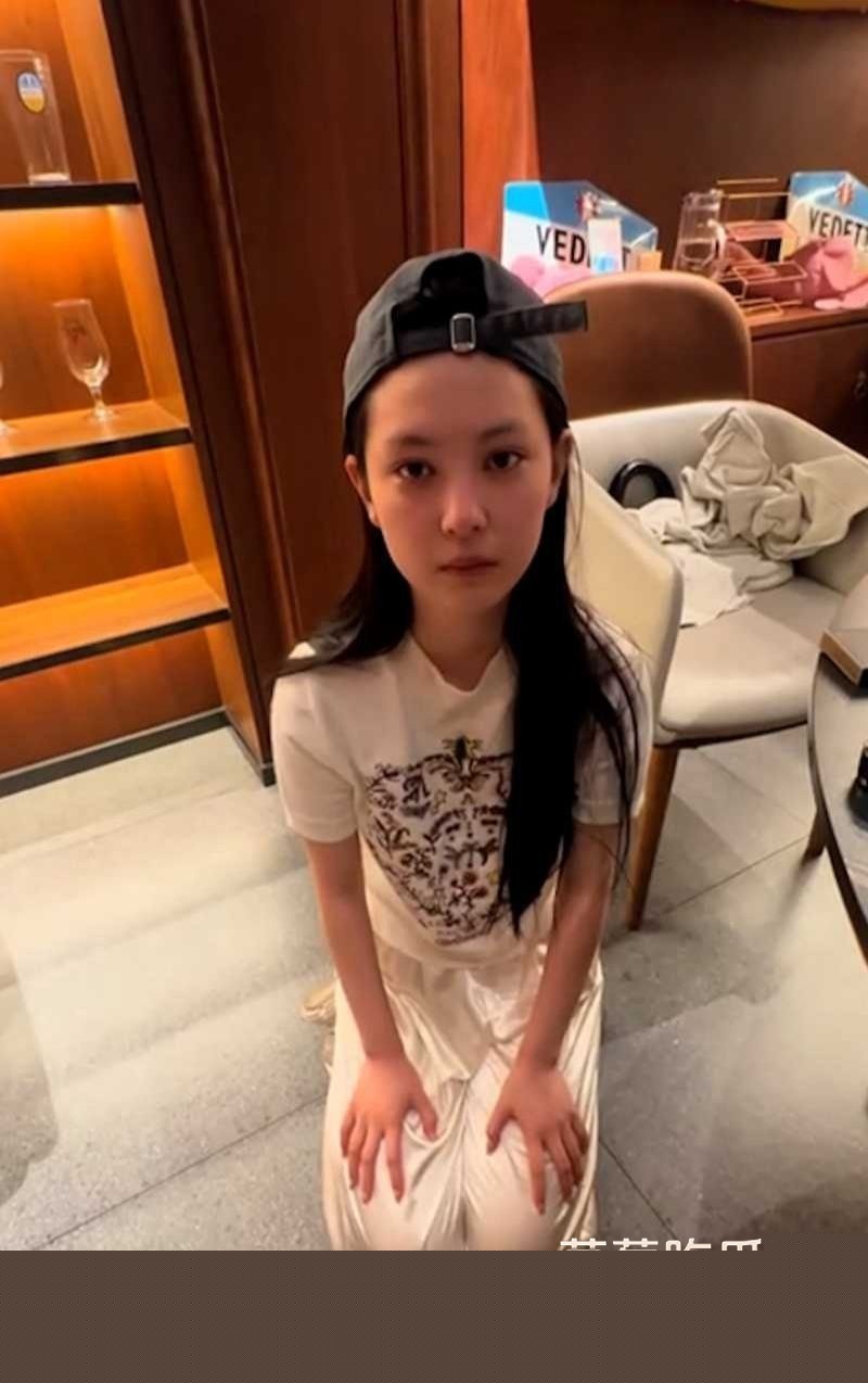王晓迪下跪道歉的视频1 王晓迪下跪道歉的视频1