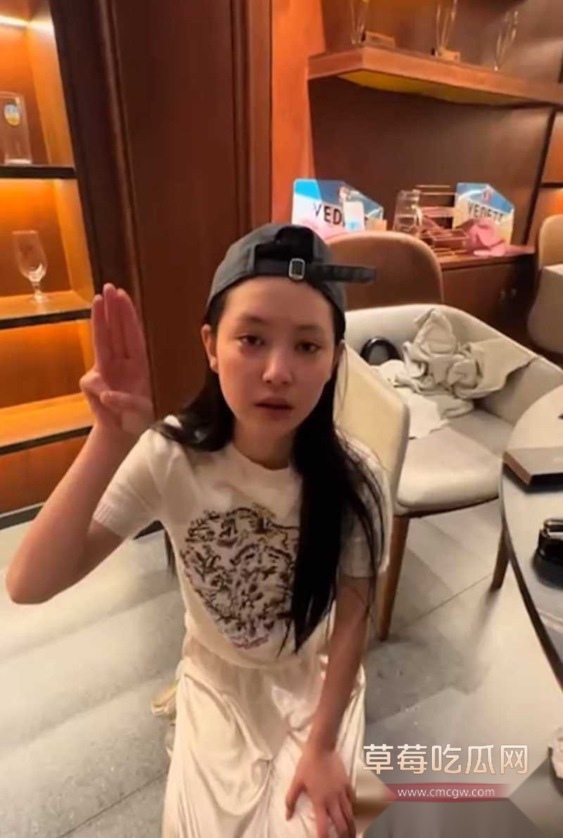 王晓迪下跪道歉的视频2 王晓迪下跪道歉的视频2