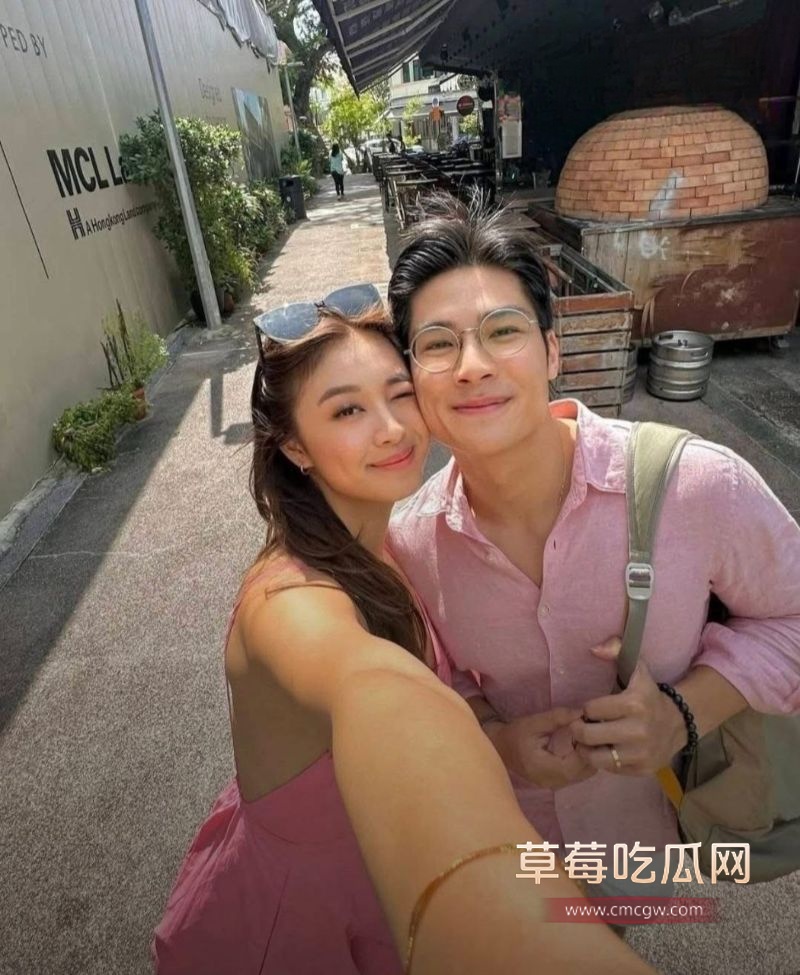 graycetan办公室偷情CEO2