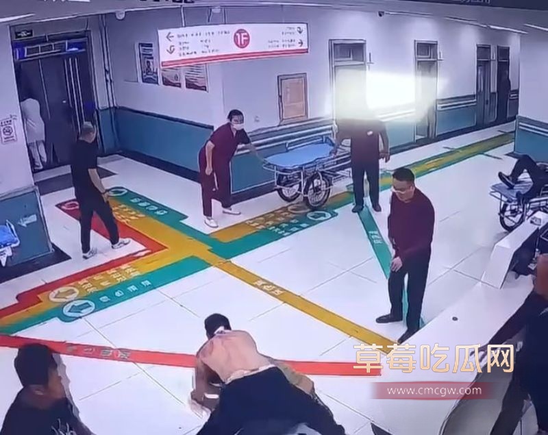 急诊大厅打架斗殴1