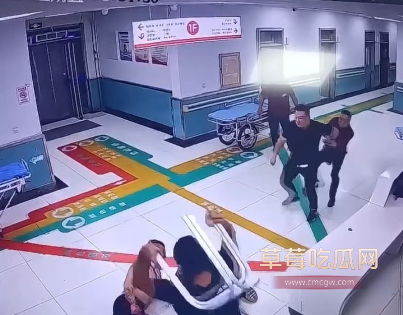 急诊大厅打架斗殴3