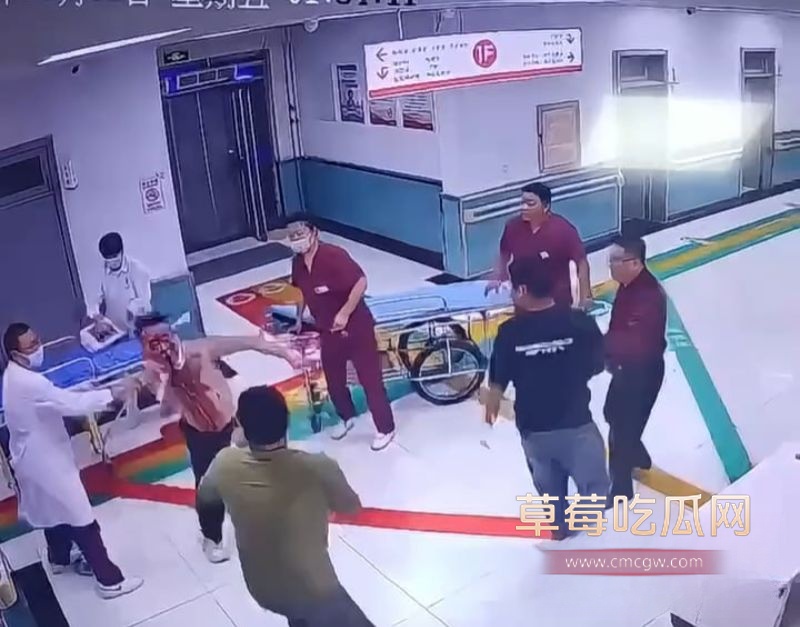 急诊大厅打架斗殴7