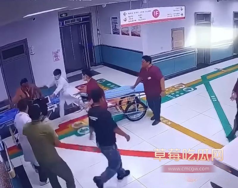 急诊大厅打架斗殴8