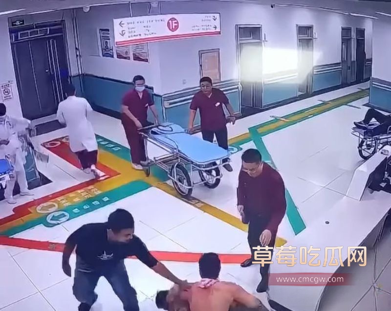 急诊大厅打架斗殴9