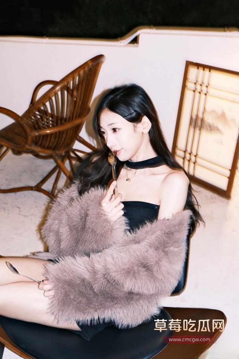 超漂亮的御姐风美女与炮友做爱11 超漂亮的御姐风美女与炮友做爱11
