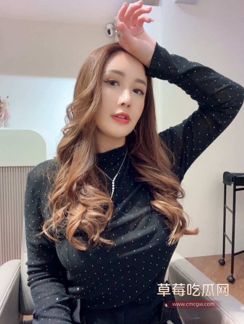 IG32万网红女神华华3 IG32万网红女神华华3