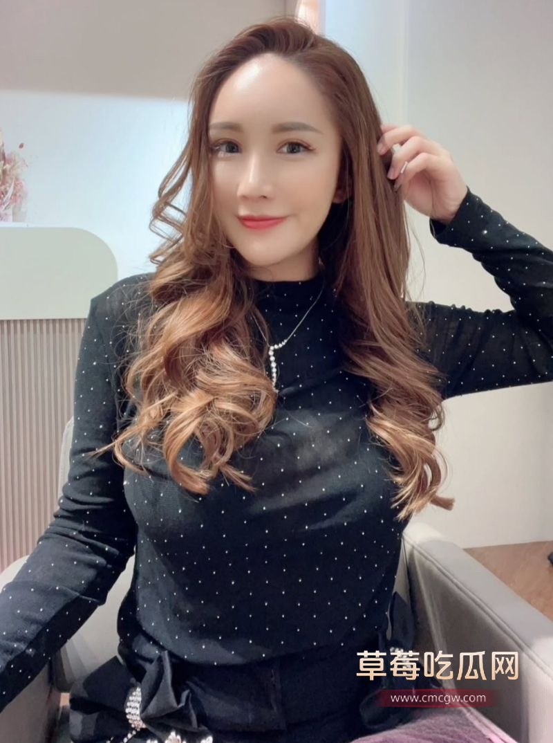 IG32万网红女神华华4 IG32万网红女神华华4