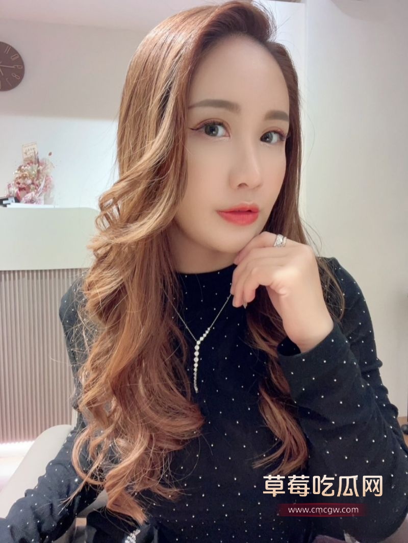 IG32万网红女神华华5 IG32万网红女神华华5