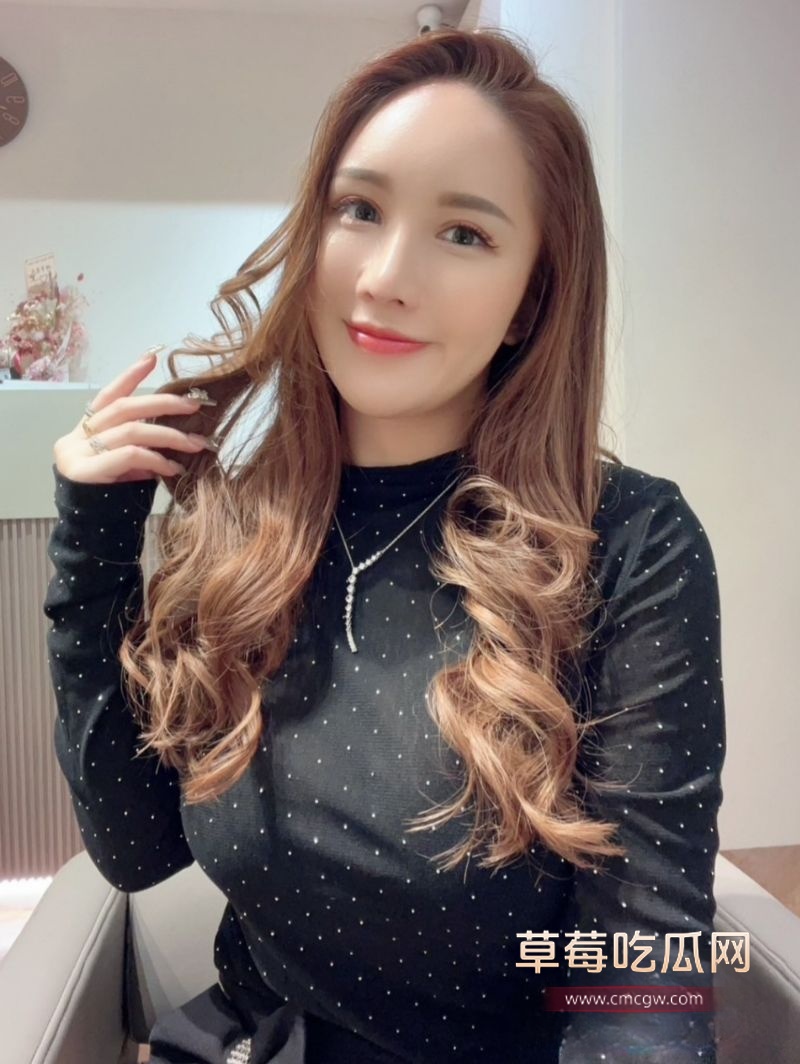IG32万网红女神华华6 IG32万网红女神华华6