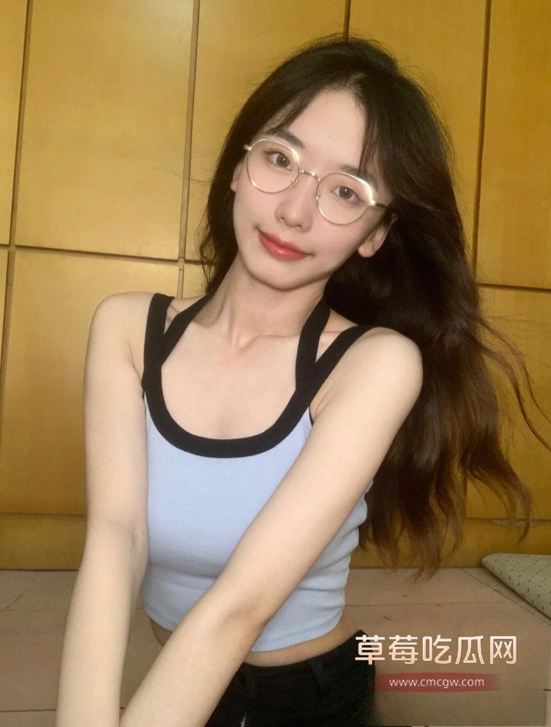 反差眼镜学生妹 17 反差眼镜学生妹 17