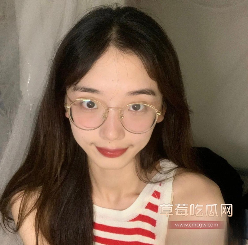 反差眼镜学生妹 19 反差眼镜学生妹 19