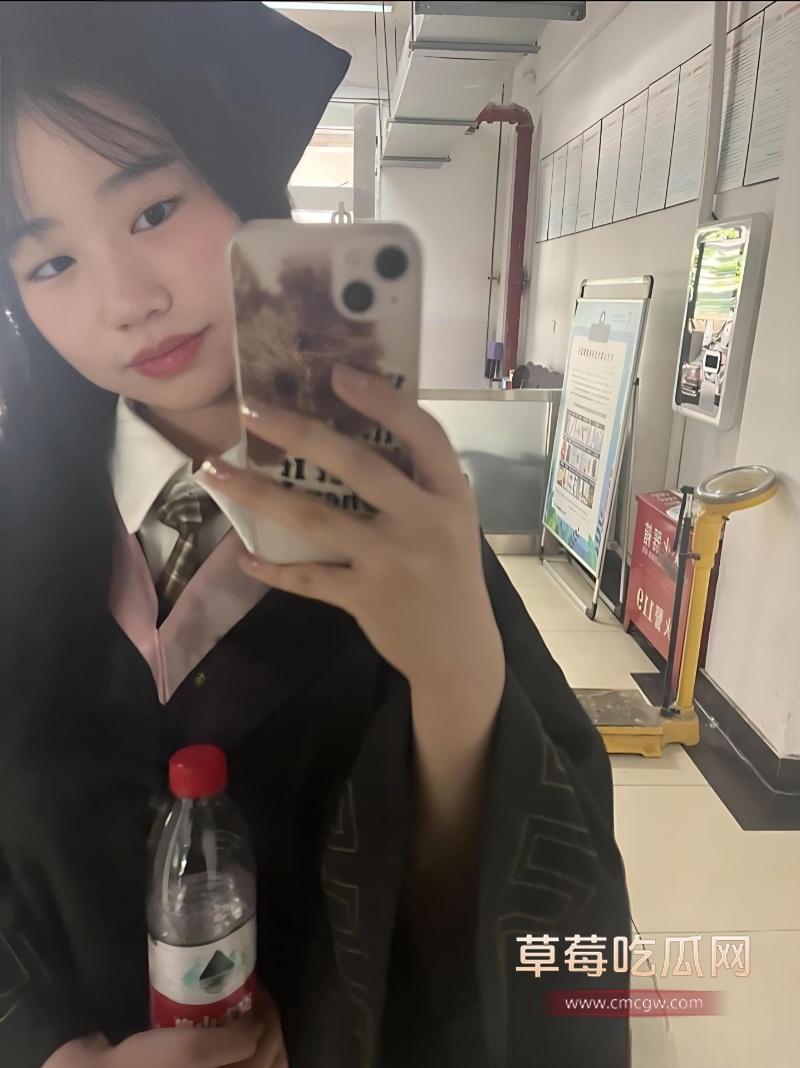 高颜反差女大下海兼职 21 高颜反差女大下海兼职 21