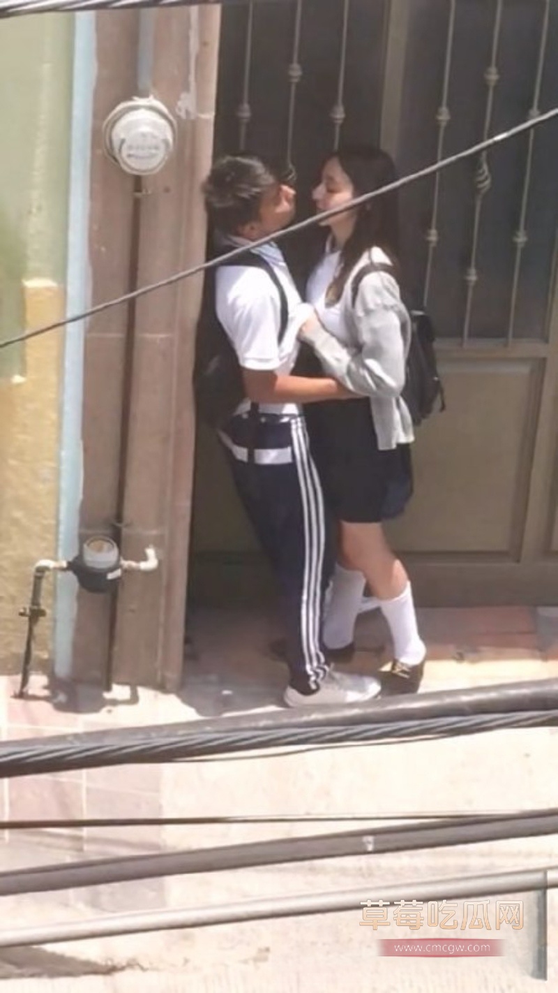 国外中学生教室做爱 2 国外中学生教室做爱 2