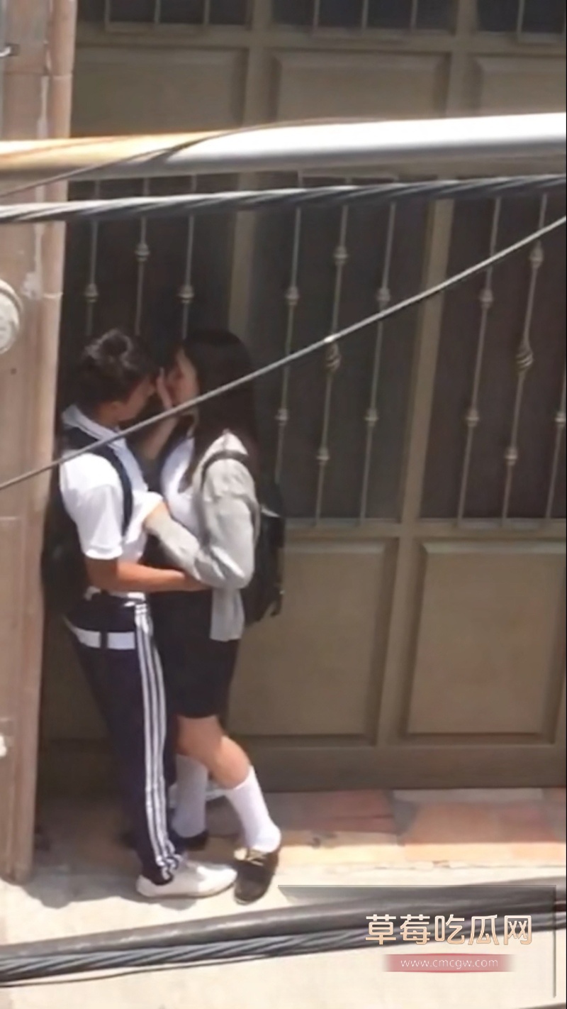 国外中学生教室做爱 5 国外中学生教室做爱 5
