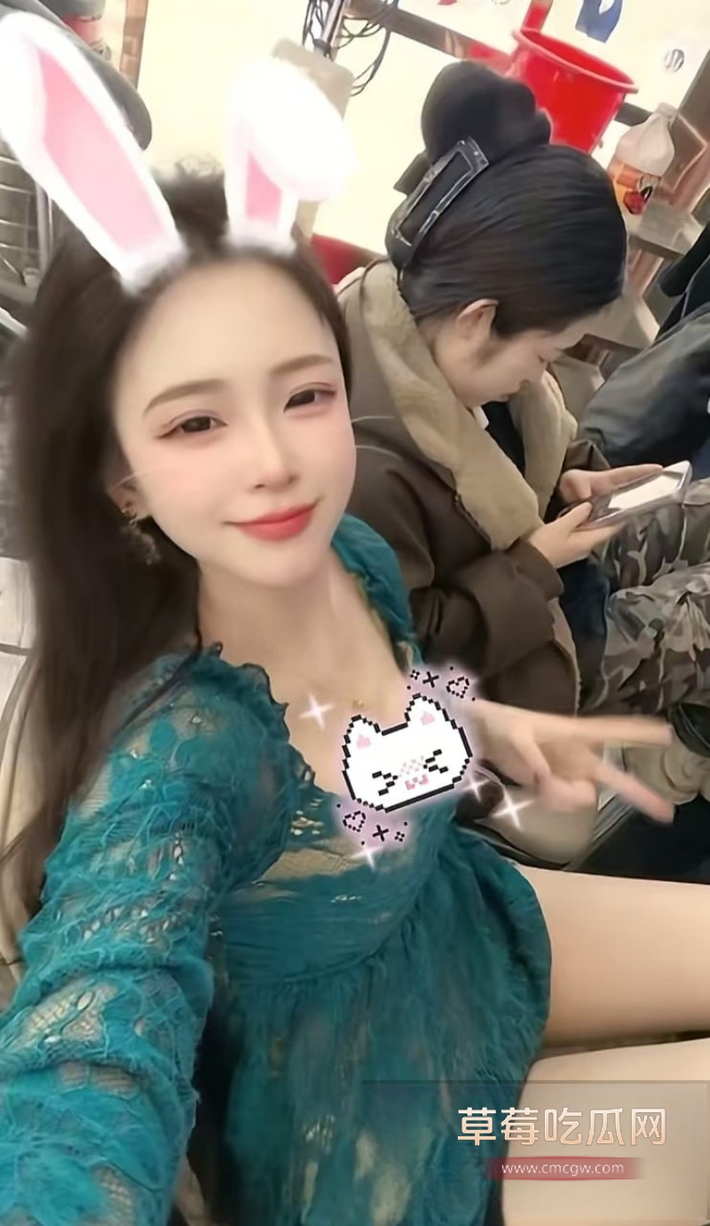 抖音网红emo婷婷火上热榜 前男友偷拍二人激情视频全网疯传 20 抖音网红emo婷婷火上热榜 前男友偷拍二人激情视频全网疯传 20