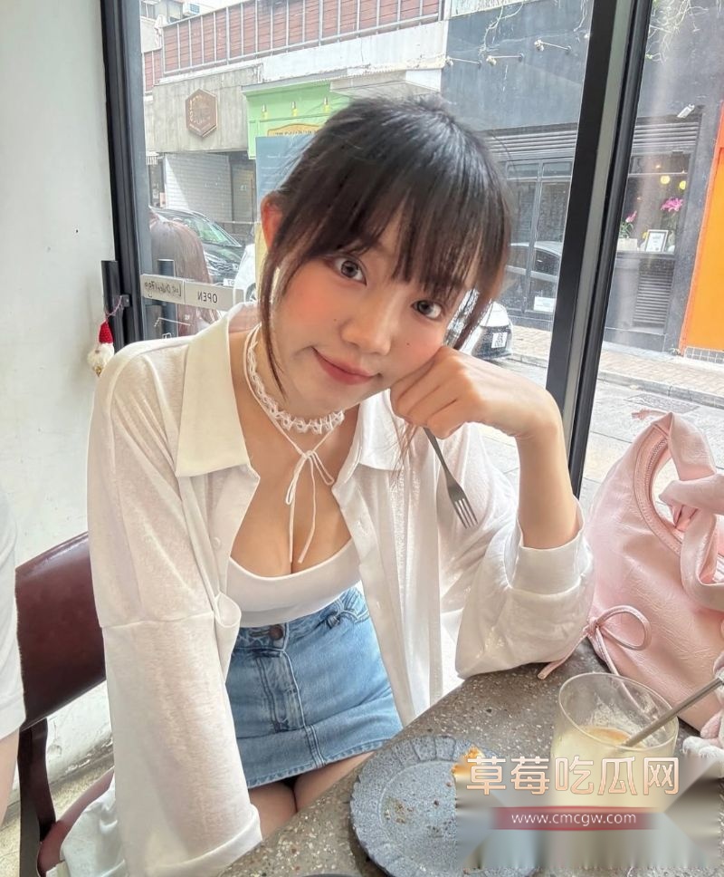 香港齐刘海网美早期私密视频外流2 香港齐刘海网美早期私密视频外流2