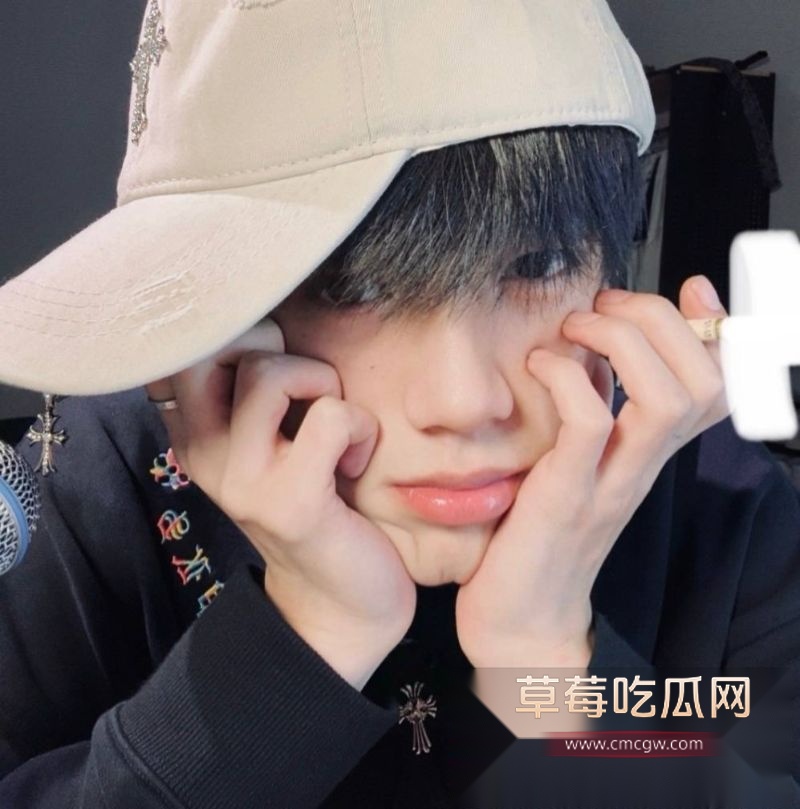 抖音252w粉丝网红璇子相关照片6 抖音252w粉丝网红璇子相关照片6