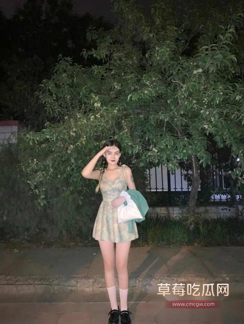乖乖女王玥 40 乖乖女王玥 40