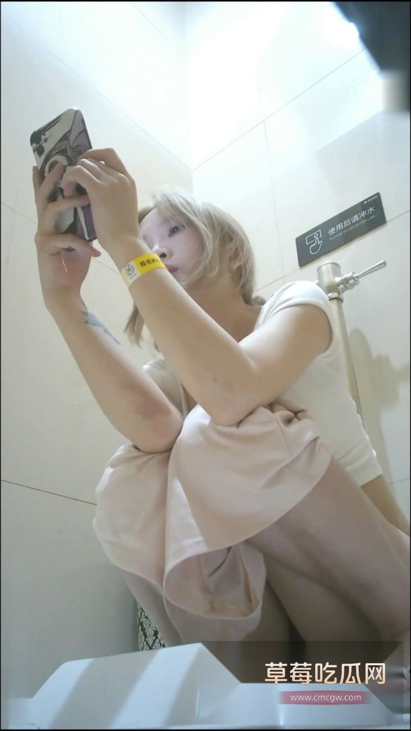 女厕偷拍 5
