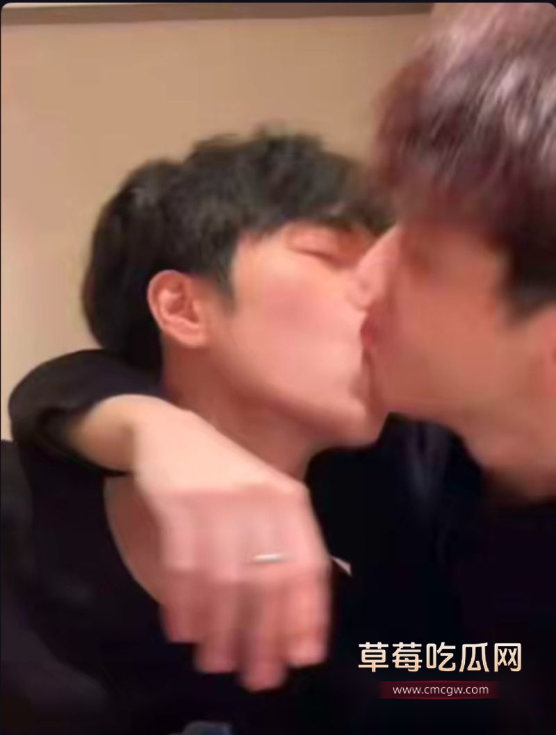 小王睡醒了楼梯间事件3 小王睡醒了楼梯间事件3