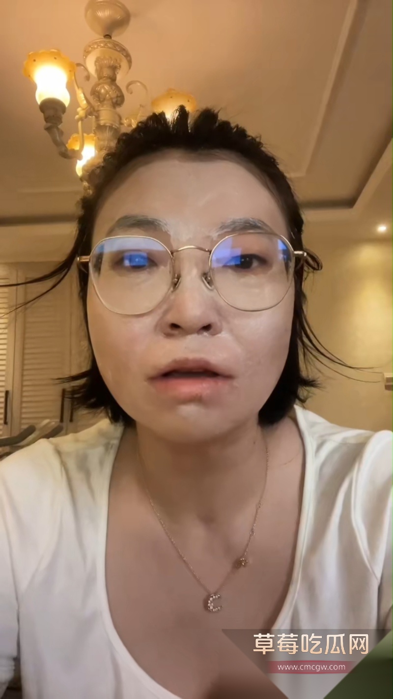 微博知名女权百万博主 菜刀曦曦  3