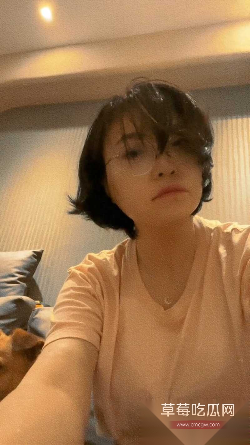 微博知名女权百万博主 菜刀曦曦  4
