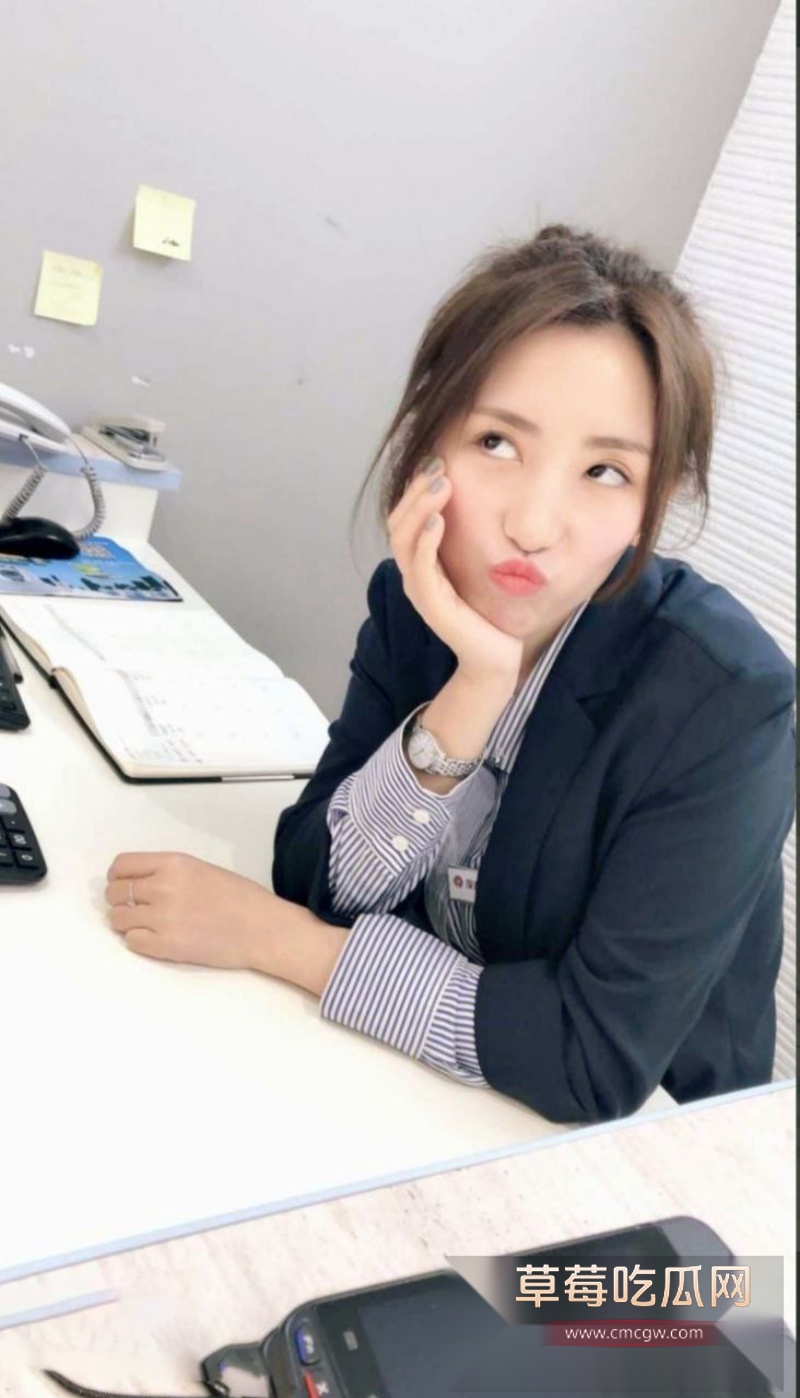 清纯美艳的女神店员 32 清纯美艳的女神店员 32