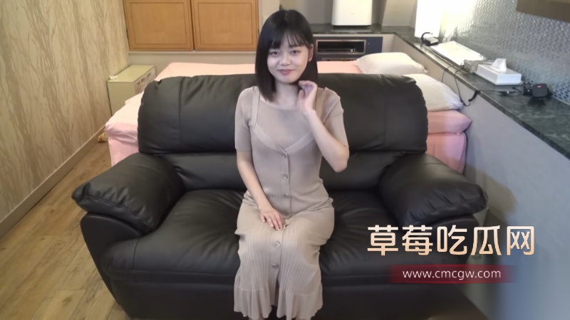 拥有绝美颜值的市政厅女职员 3