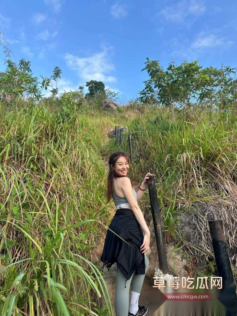 江苏艺术学院超美学姐 廖燕郡 19 江苏艺术学院超美学姐 廖燕郡 19