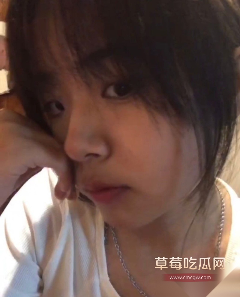 浙江大一短发眼镜妹 吴媛媛 9 浙江大一短发眼镜妹 吴媛媛 9