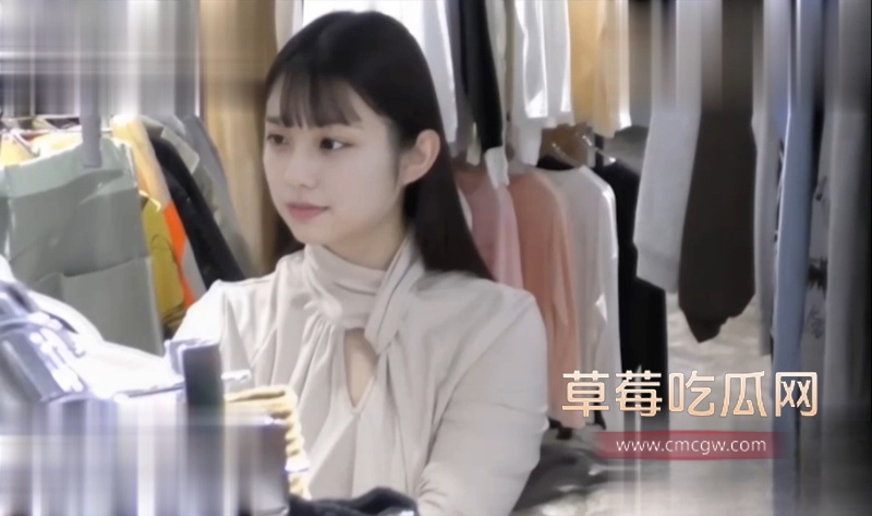 抄底偷拍极品长腿美女 2 抄底偷拍极品长腿美女 2