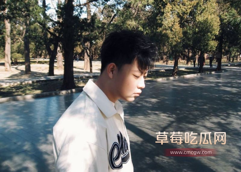 渣男王某旭的照片5 渣男王某旭的照片5