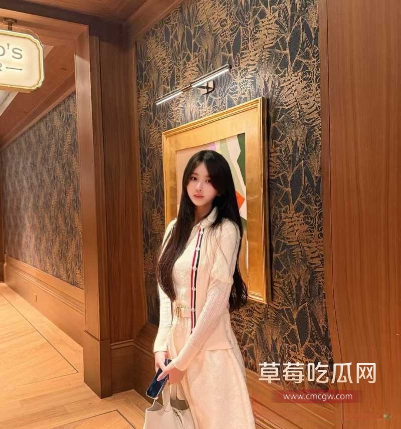 清纯福利姬SLRabbit化身足球宝贝上演双马尾诱惑 8 清纯福利姬SLRabbit化身足球宝贝上演双马尾诱惑 8
