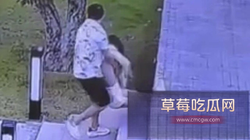 安徽美女在泰国参加完泳池派对后 被中国男同胞迷晕拖走 30 安徽美女在泰国参加完泳池派对后 被中国男同胞迷晕拖走 30