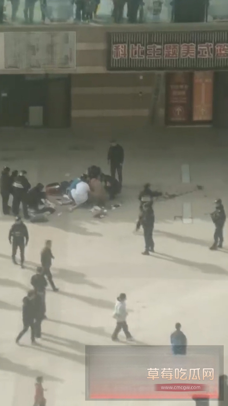 南门体育馆 2 南门体育馆 2