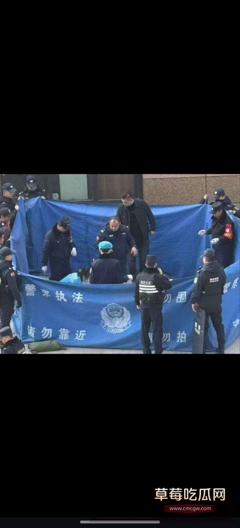 南门体育馆 13 南门体育馆 13