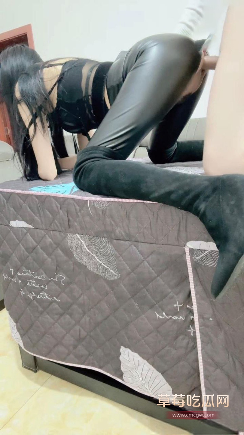 剪开女儿的皮裤操 2 剪开女儿的皮裤操 2