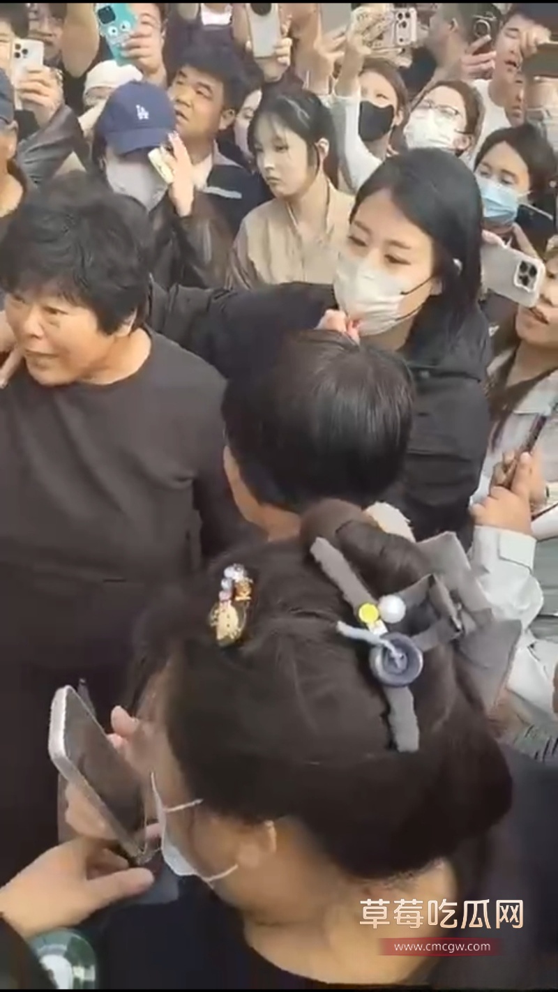 河北廊坊北陶管营村抓小三现场 9 河北廊坊北陶管营村抓小三现场 9