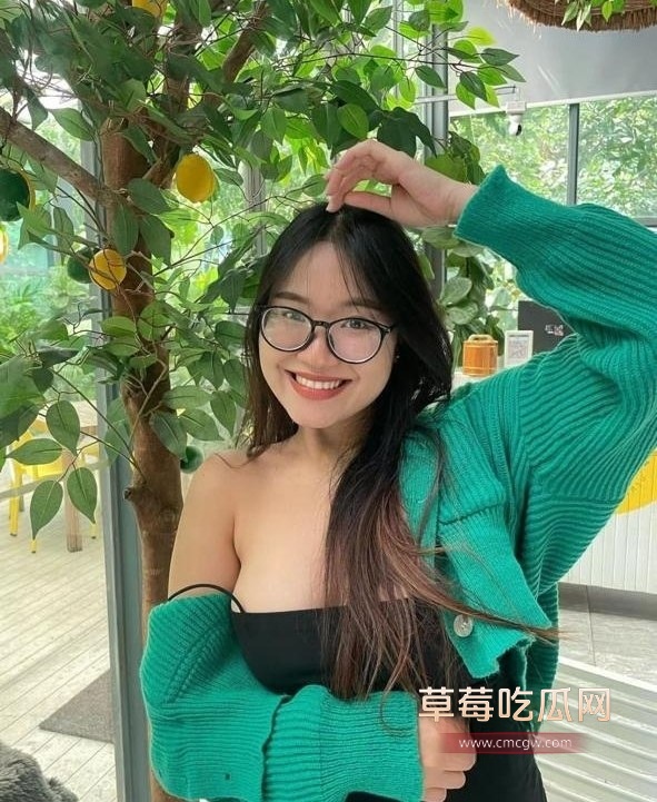 反差眼镜混血儿大学生6 反差眼镜混血儿大学生6