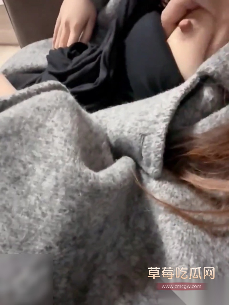 操姐姐的同时约她闺蜜 4 操姐姐的同时约她闺蜜 4
