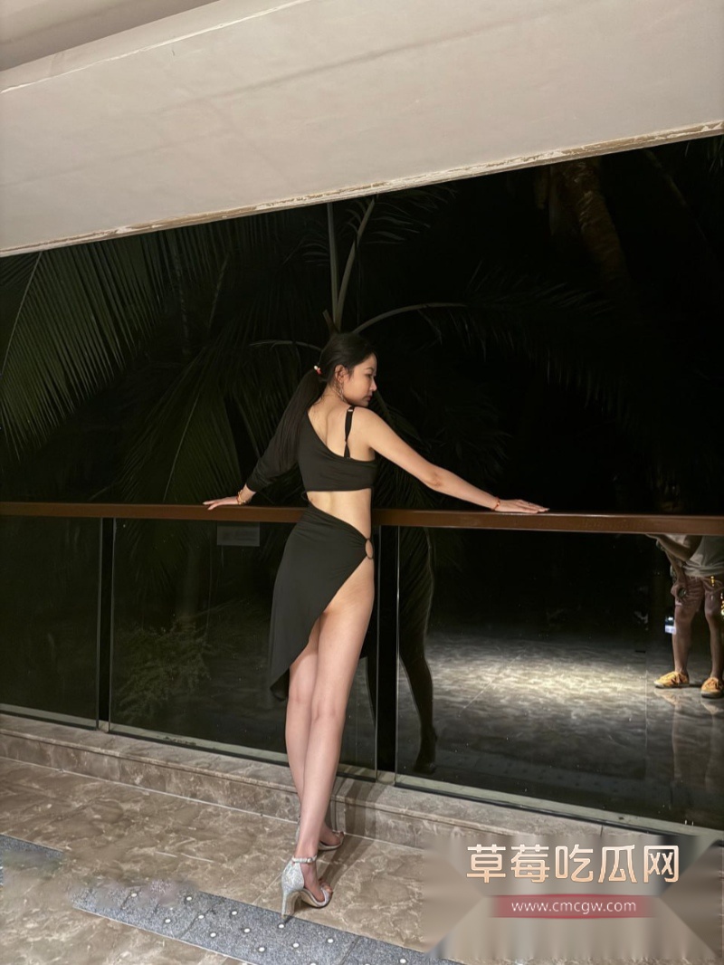 独家泄密 资产A9的离异美少妇 21 独家泄密 资产A9的离异美少妇 21