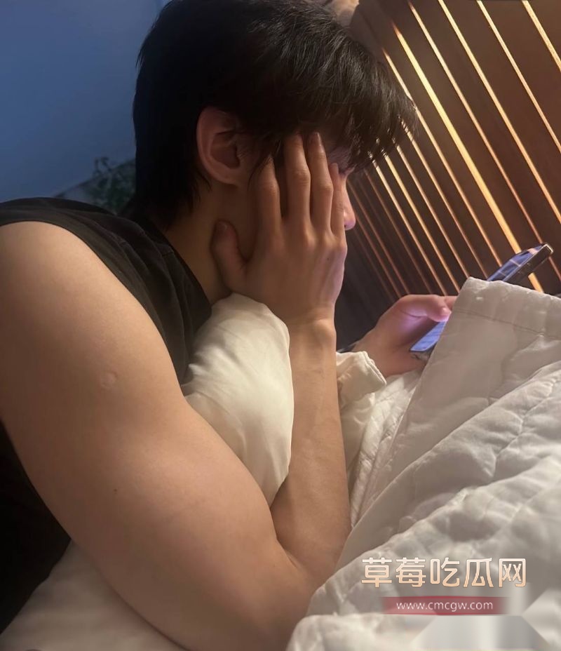Rookie出轨女网红被曝光14 Rookie出轨女网红被曝光14